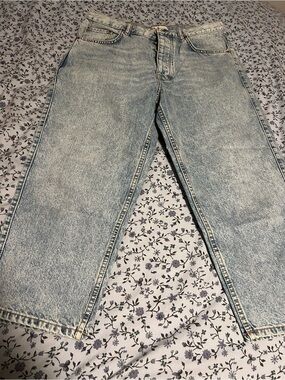 ZARA Light Wash Classic Straight-Leg Cropped Jeans